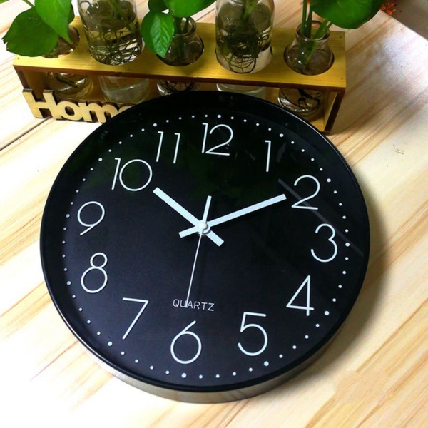 Trang trí đẹp, Máy Quartz kim trôi êm ái.