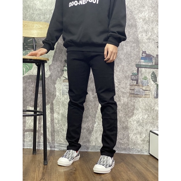 Quần jean nam đen rách gối ,jean trơn co giãn cực tốt  40-75kg , cực kỳ thoải mái khi mặc 👌👌 | BigBuy360 - bigbuy360.vn