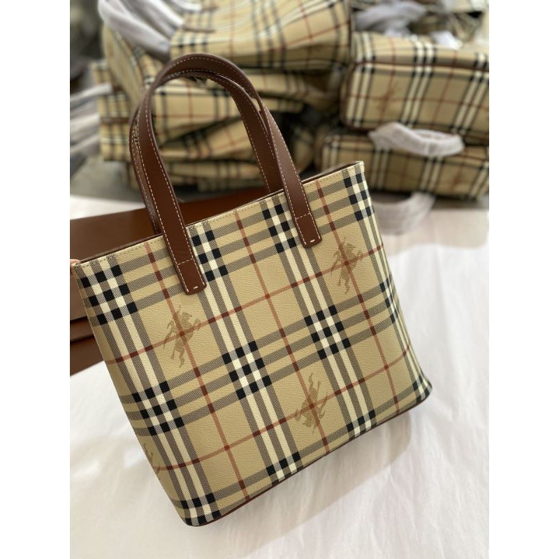 túi xách nữ da thật dáng vuông đứng kẻ caro Burberry BBR