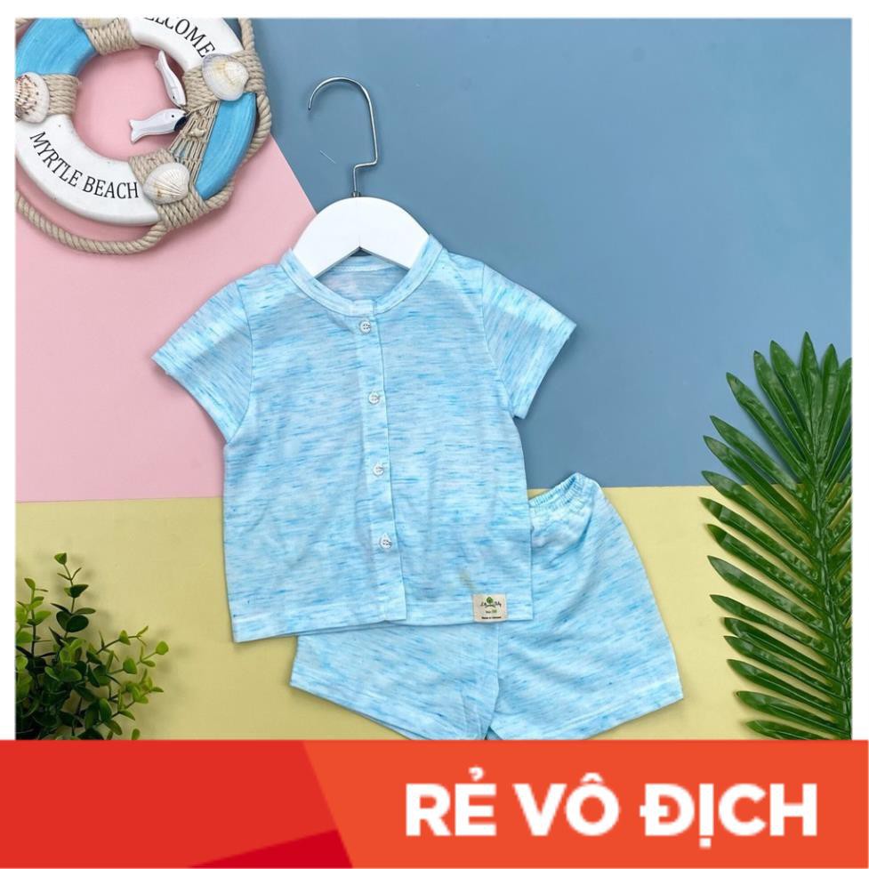 Bộ sơ sinh cotton côc tay cài cúc bé trai size 3-18M, cho bạn từ 4-10kg. Chất cotton mỏng, nhẹ, thương hiệu litibaby