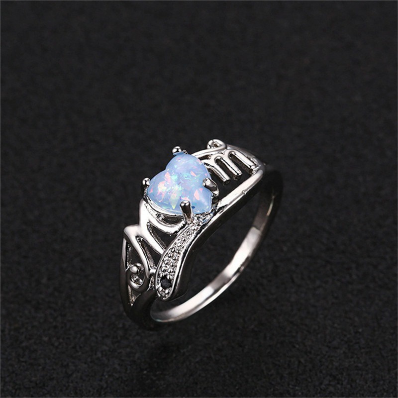 Nhẫn Đá Opal Hình Trái Tim Khắc Chữ Mom