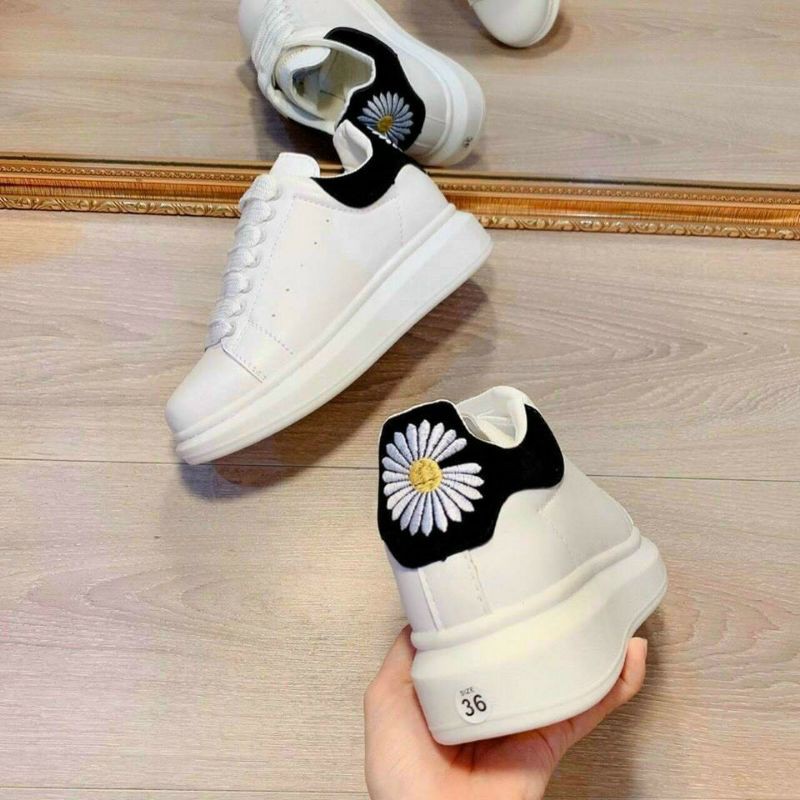 Giày thể thao nữ MC hàng xuất dư siêu nhẹ có 3 màu | BigBuy360 - bigbuy360.vn