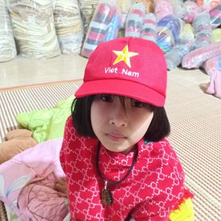 Mũ lưỡi trai cờ đỏ sao vàng