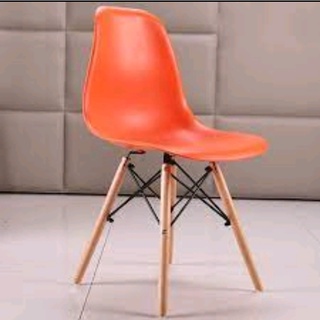 Ghế nhựa chân gỗ Eames