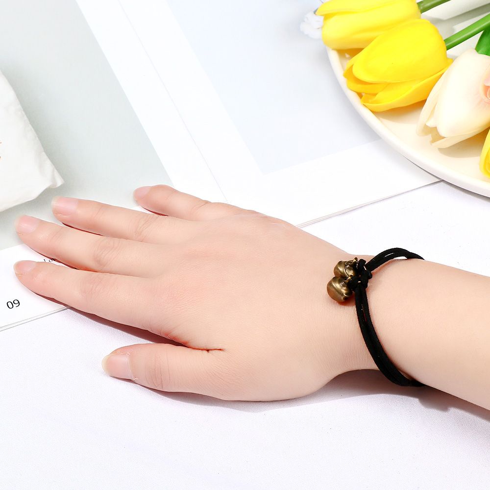 Vòng Tay Màu Đen Phối Ren Hoa Có Mặt Dây Phong Cách Gothic Thời Trang Cho Nữ