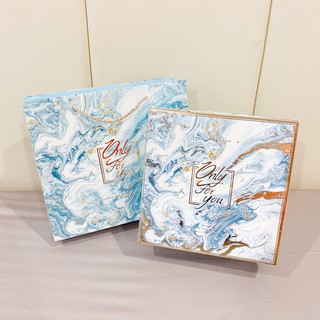 Hộp quà vân đá xanh 18x18x7cm đựng mỹ phẩm quà tặng và túi quà cũng bộ