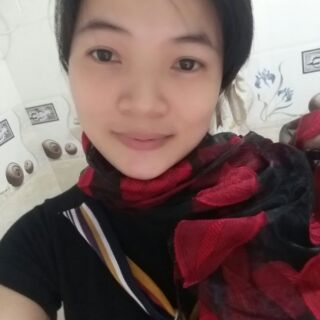 Khăn thêu lá nổi