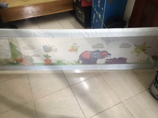 Chắn giường thanh trượt.