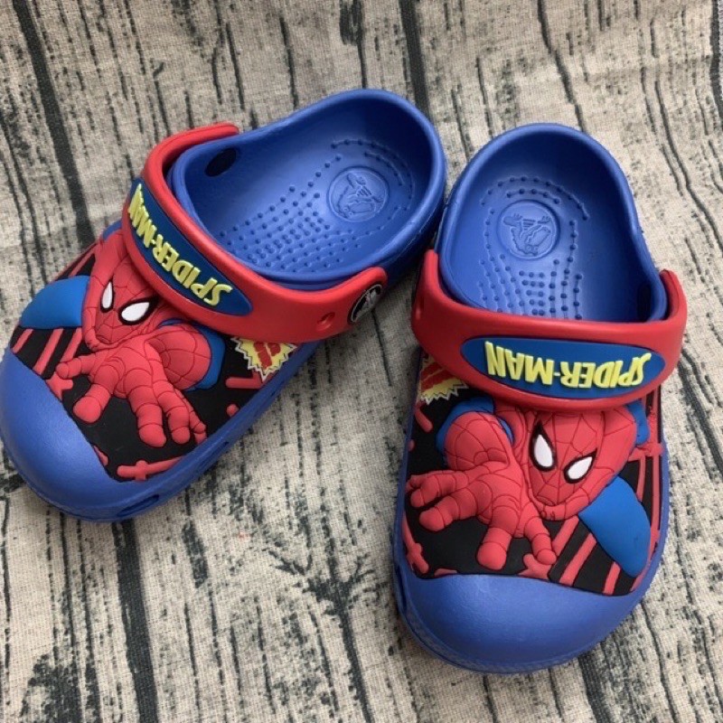 Dép sục nhựa siêu nhân spiderman