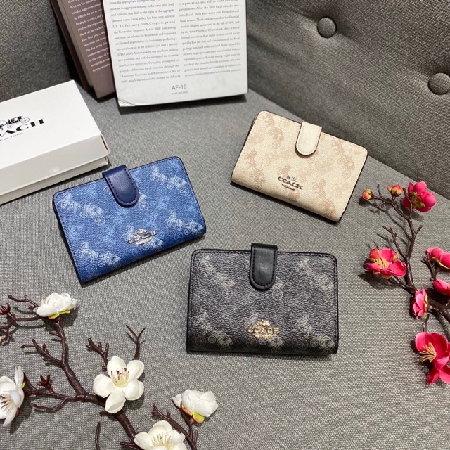 VÍ COACH NẮP GÀI HOẠ TIẾT
