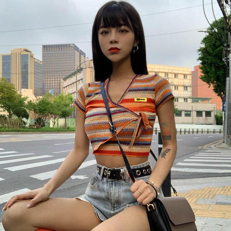 Phụ nữ hàng đầu năm 2021 của sinh viên dự tiệc phong cách tính và kết hợp màu sắc phù với áo phông ngắn tay 280