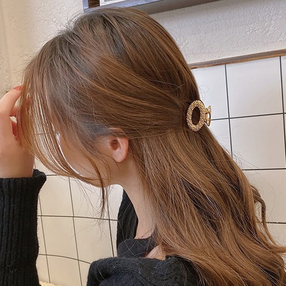 Kẹp tóc kim loại phối hình cánh bướm rỗng phong cách Nhậ Hàn cho nữ