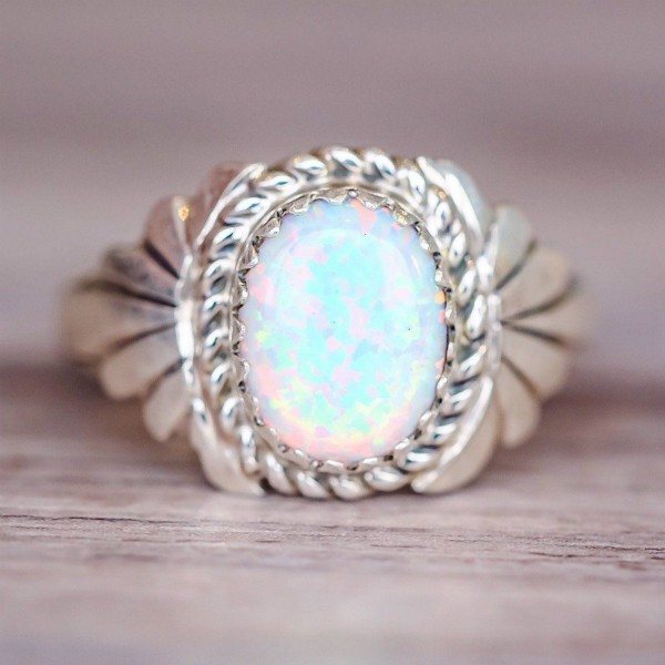 Ốp Nhẫn Cưới Đính Đá Opal Ton