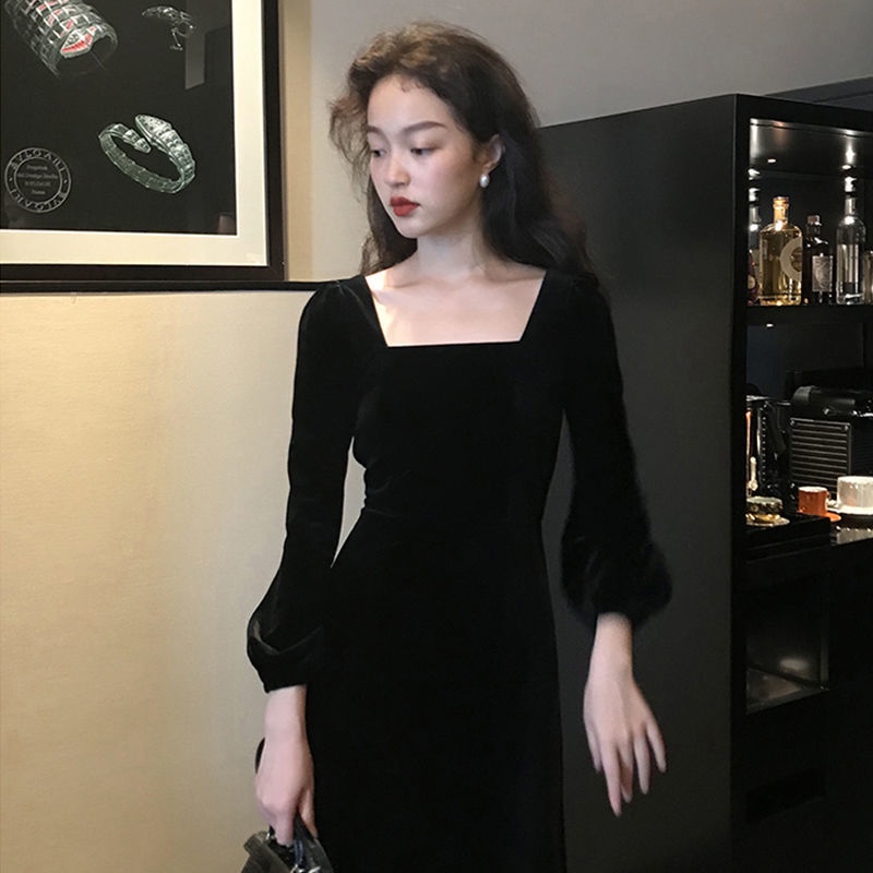 Đầm nhung đen dáng dài cổ vuông kiểu Retro Pháp thanh lịch | BigBuy360 - bigbuy360.vn