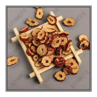 Táo sấy khô - bổ sung vitamin cho hamster.