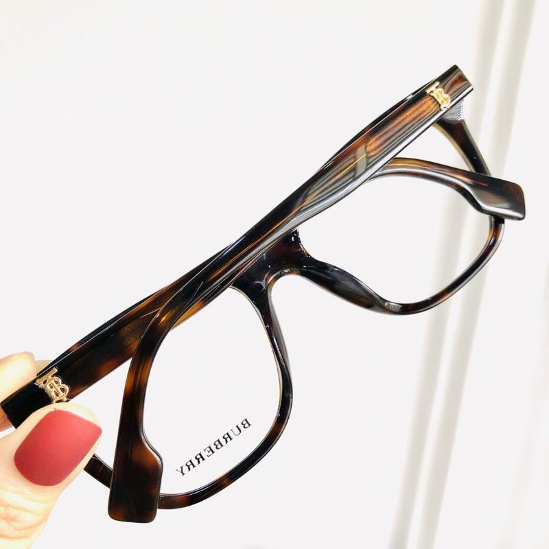 Kính Burberry