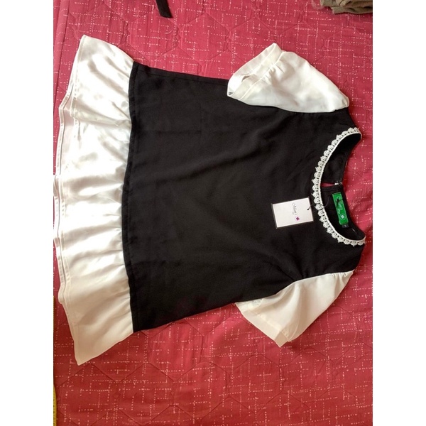 Áo D.chic newtag sz S 400k pass 220k