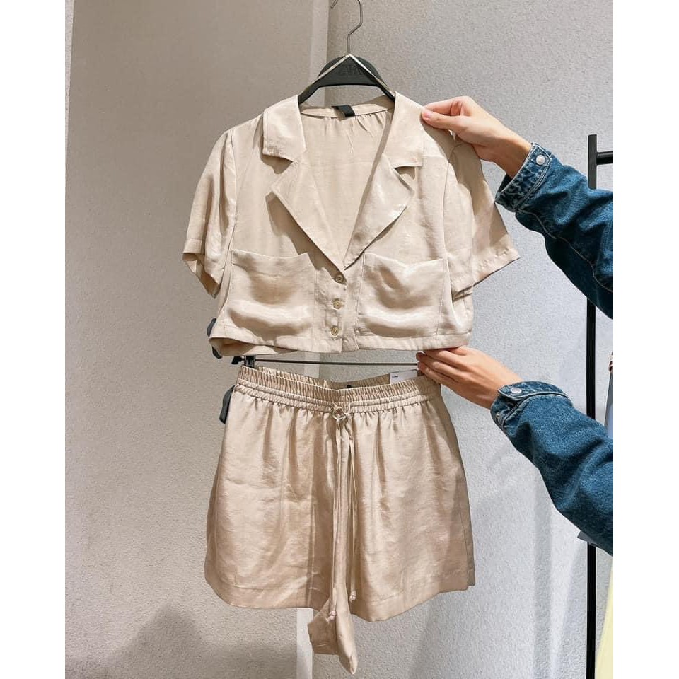 Set vest croptop short lụa màu kem xinh xắn - S08 | BigBuy360 - bigbuy360.vn