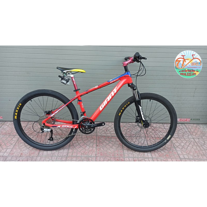 Xe Giant Fathom Carbon 26 inch, SHIMANO ALTUS M370 phanh dầu Shimano - Màu Đỏ