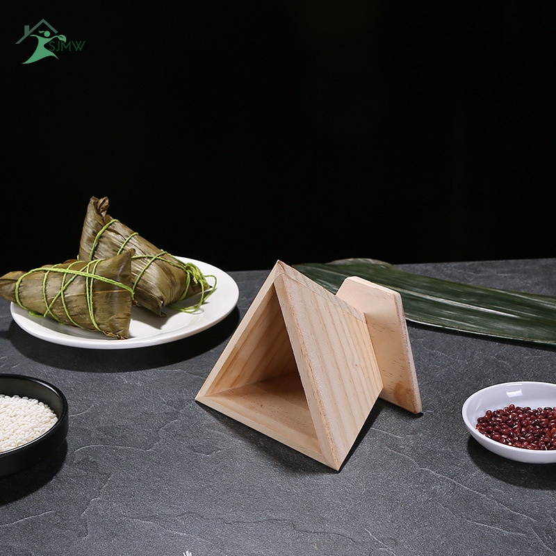 Khuôn gỗ hình tam giác dùng làm bánh bao phong cách Trung Hoa