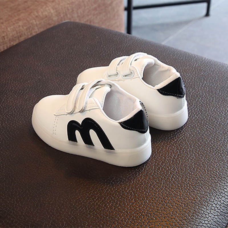 Giày Thể Thao Có Đèn Led Cho Bé