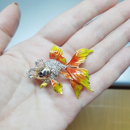 Ghim Cài Áo Hình Cá Vàng Và Cá Dễ Thương Dành Cho Nữ