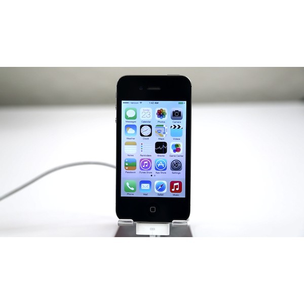 Điện Thoại Apple Iphone 4 bản quốc tế có sim có zalo facebook