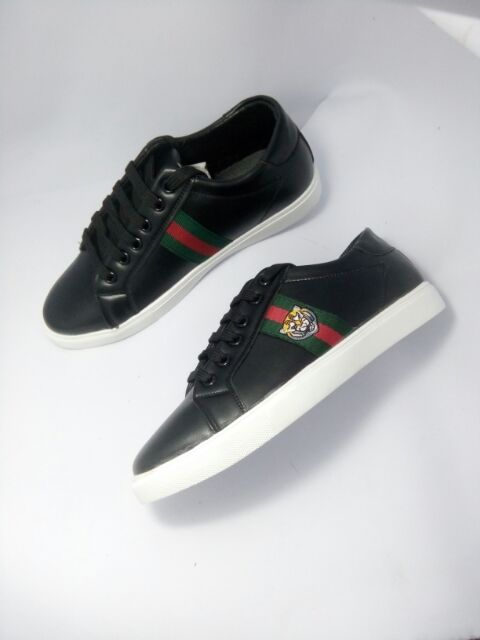 Giầy nam hổ thêu đẹp (còn sz 39) | BigBuy360 - bigbuy360.vn