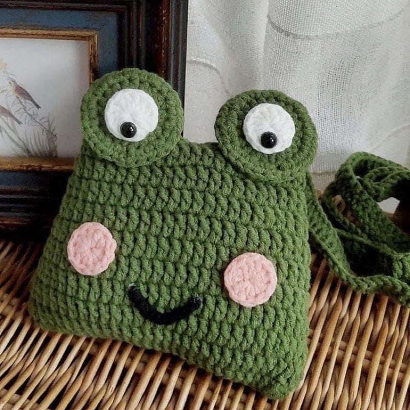 [Ảnh thật] Túi len hình con ếch dễ thương dễ phối đồ, túi đeo chéo bằng len hình con ếch má hồng Gen