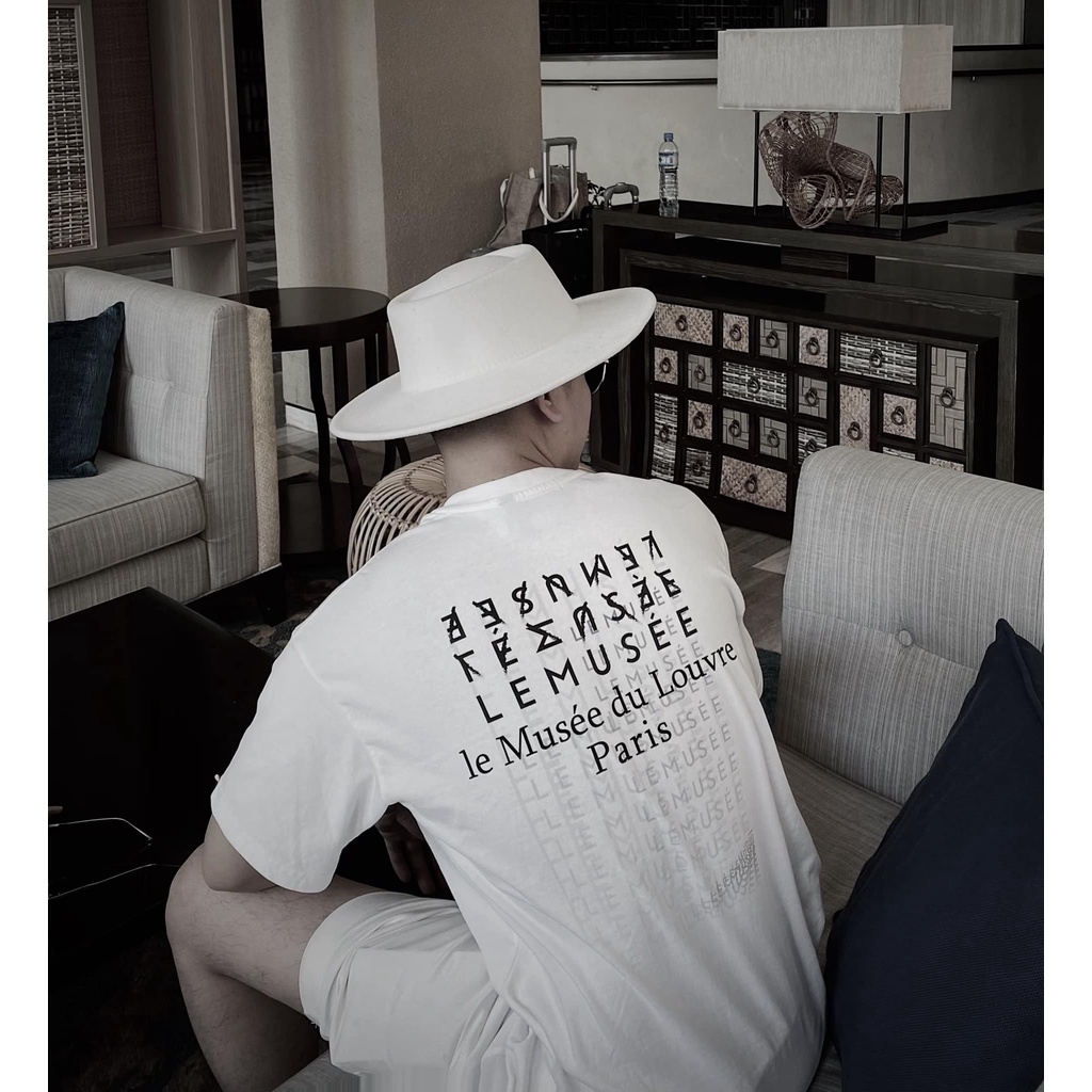 Áo phông White du Louvre Paris Le Musée Oversized fit