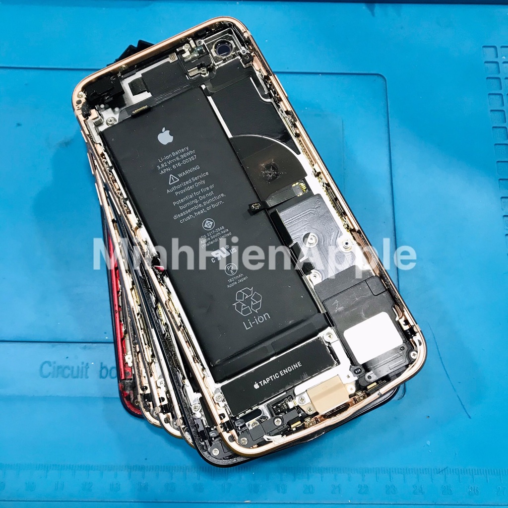 Cụm iPhone 8 đục lỗ, không main, không camera sau bán cho thợ lấy linh kiện