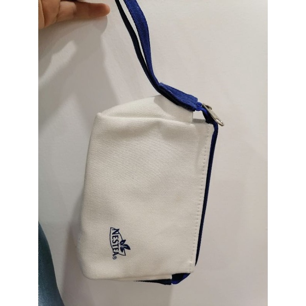 VÍ TRANG ĐIỂM NESTEA