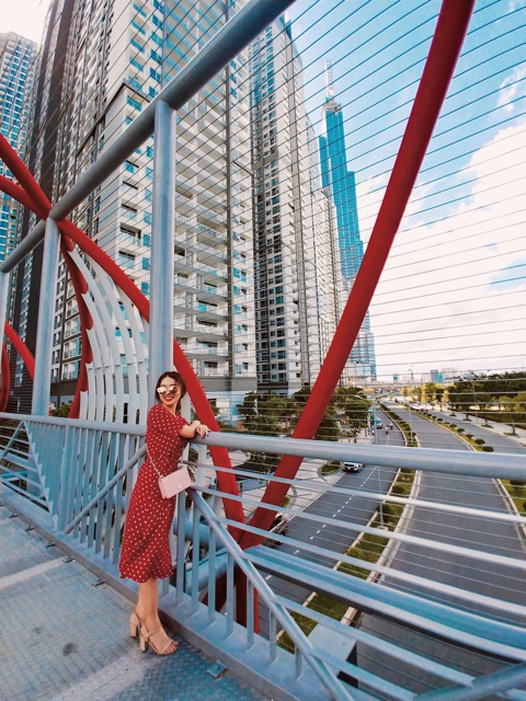 ĐẦM CHẤM BI ĐỎ CỎ V CỘT EO XÒE NGẮN TAY | BigBuy360 - bigbuy360.vn