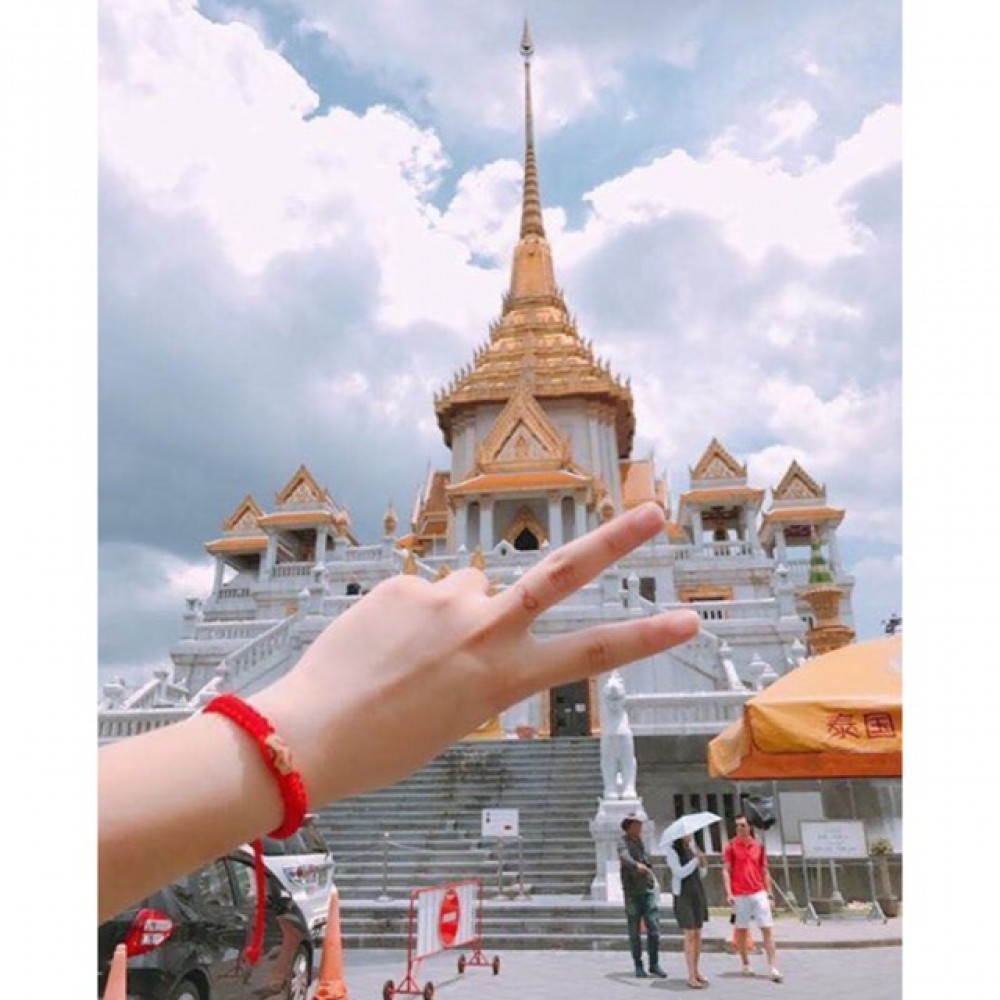 Vòng Tay Chỉ Đỏ May Mắn Bình An Thỉnh Chùa Vàng Thái Lan