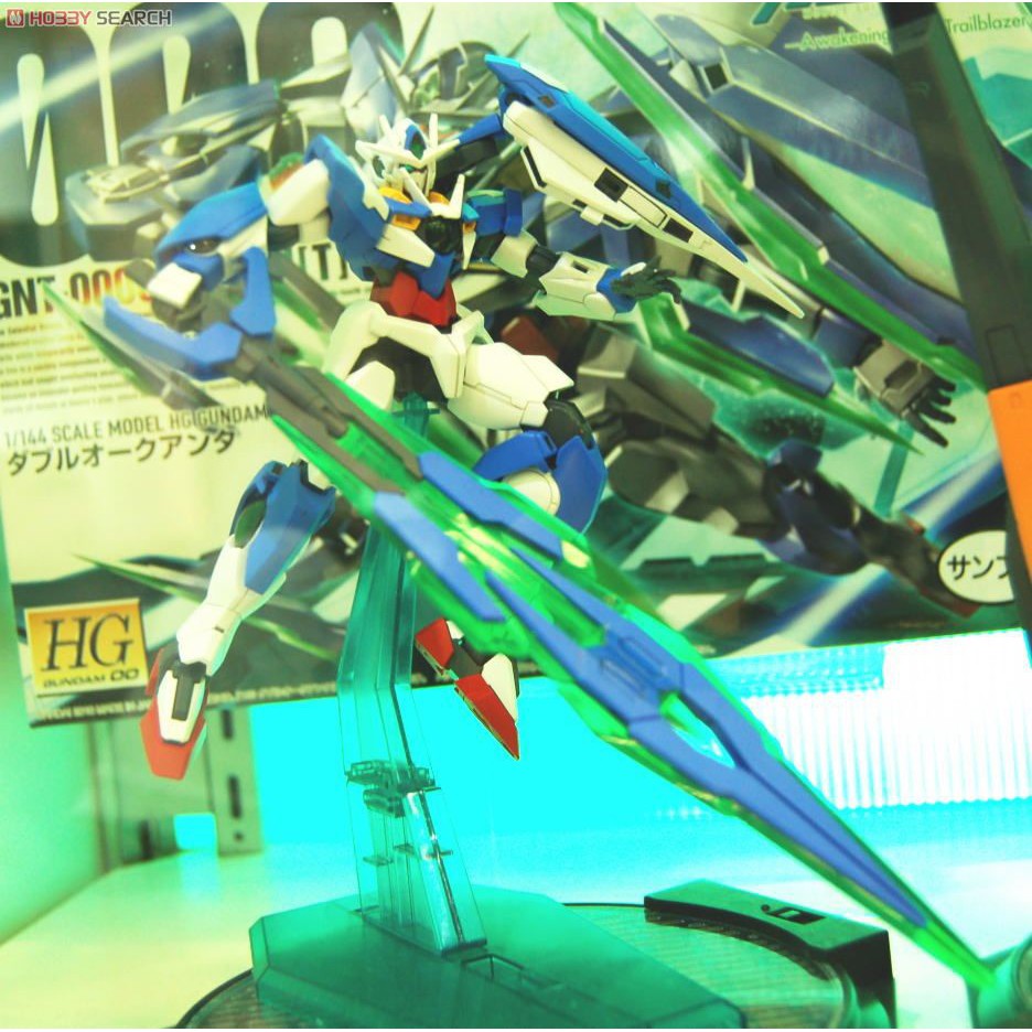 Mô Hình 00 QAN[T] Gundam HG 1/144 (Kèm Đế Đứng)