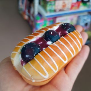 SQUISHY BÁNH KẸP VÀ BÁNH KEM