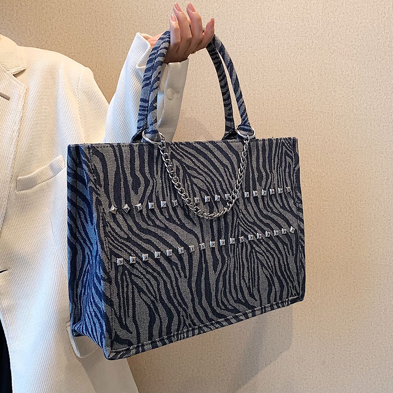 D432 Túi xách bản to size 38x28cm phối dây xích trẻ trung