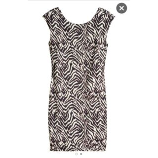Đầm h&m hoạ tiết vằn