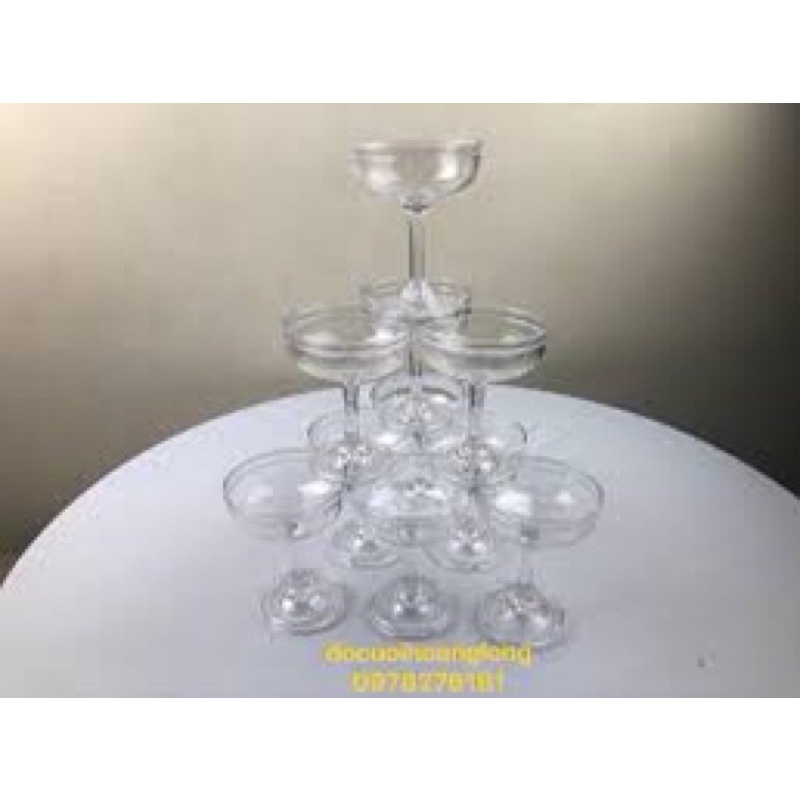 LY MIKA CÓ RĂNG XẾP THÁP LY ĐÁM CƯỚI