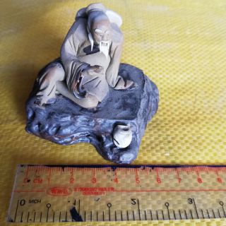 Ông già câu cá trang trí hồ cá