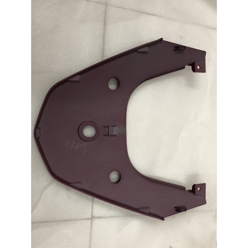 Ốp giữa sau xe Shark mã VVB