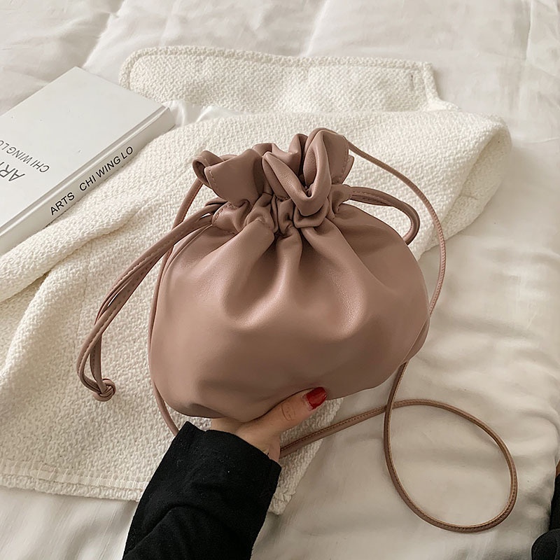 Túi Đeo Chéo Mini Dây Rút Bề Mặt Mềm Mại Thời Trang Cho Nữ 2022