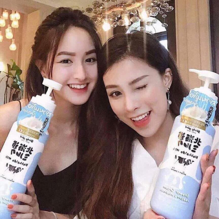 Sữa tắm trắng Beauty Buffet Hokkaido Milk Whitening AHA Shower Cream