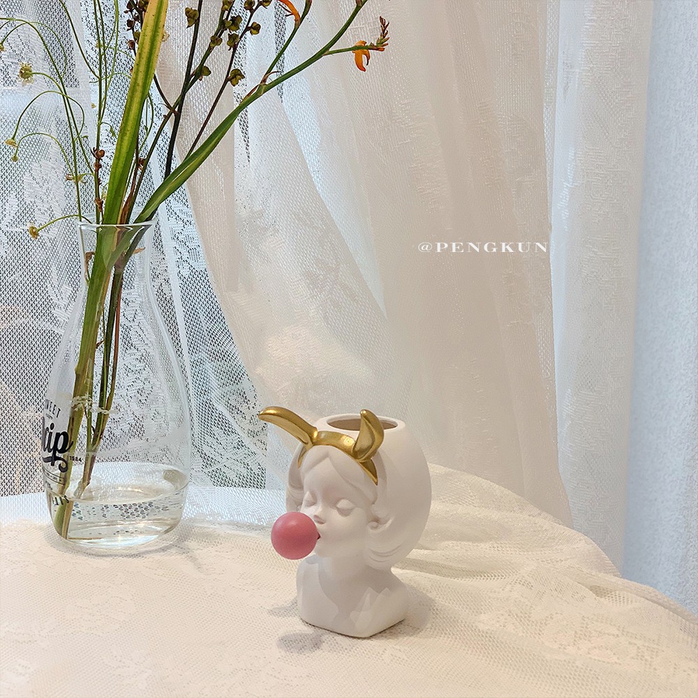 Phụ kiện trang trí hình cô gái thổi bong bóng bằng nhựa resin dễ thương