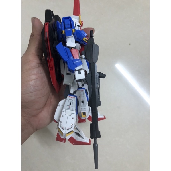 Mô hình lắp ráp Gundam RG Zeta đã ráp hoàn chỉnh