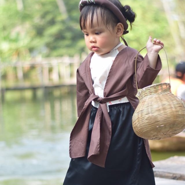 Áo tứ thân cho bé