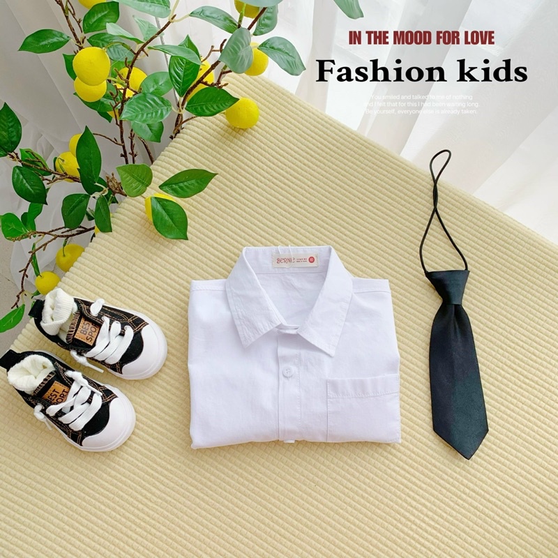 Áo sơ mi trắng kèm cà vạt bé trai
