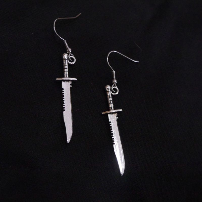 YOI*Gothic Dagger Sword Pirate Medieval Renaissance Silver Finish Dangle Earrings