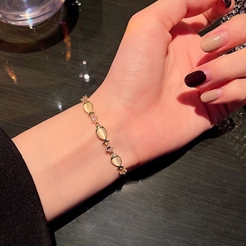 Vòng Đeo Tay Đính Hạt Ngọc Trai Và Hoa Zircon Thời Trang Hàn Quốc