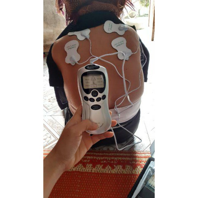 Máy xoa bóp mini, máy massage xung điện 4 miếng dán cầm tay - matxa tay chân lưng cổ vai gáy